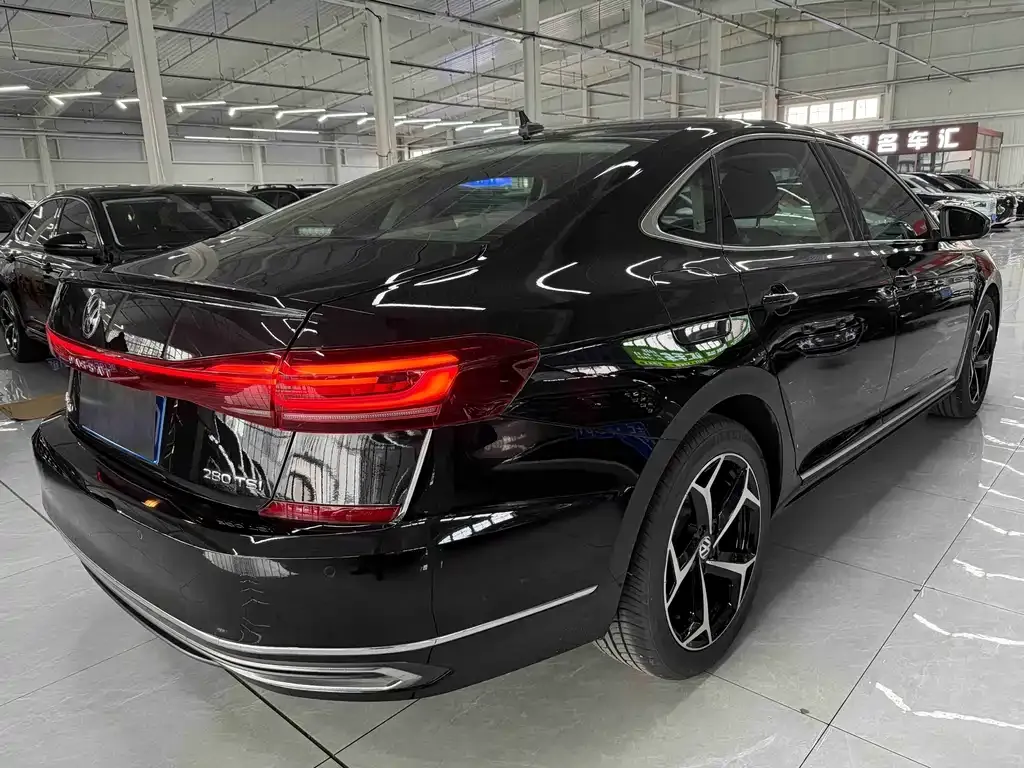 Volkswagen Passat 2022 из CN, фото 3