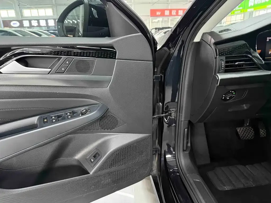 Volkswagen Passat 2022 из CN, фото 6