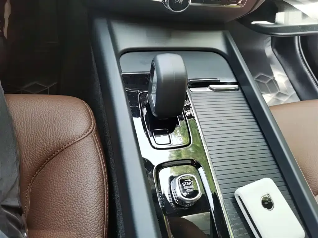 Volvo S60 2025 из CN, фото 10