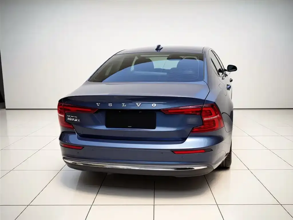 Volvo S60 2025 из CN, фото 6
