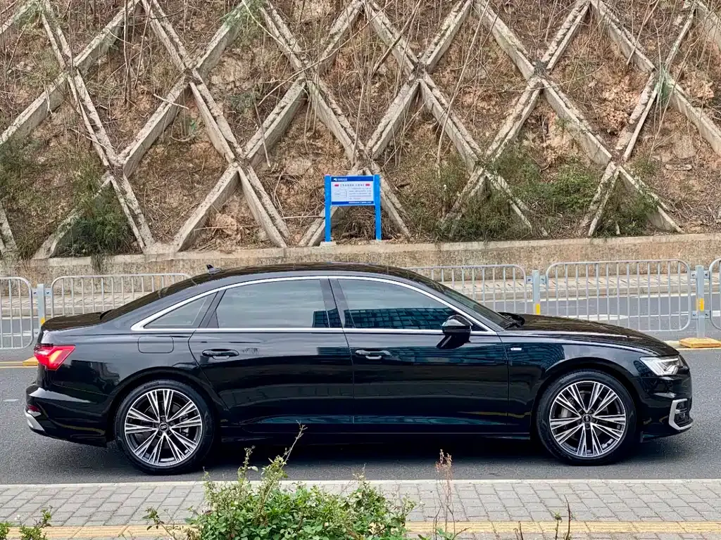 Audi A6L 2024 из CN, фото 8