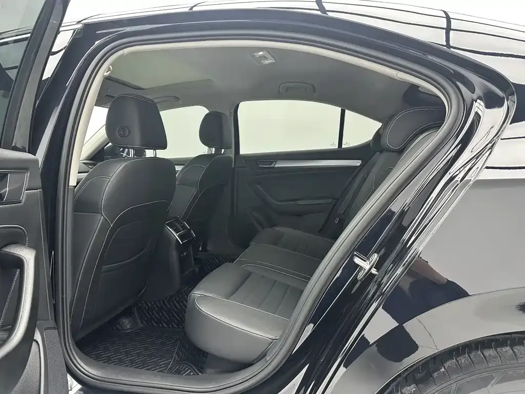 Skoda Superb 2022 из CN, фото 7
