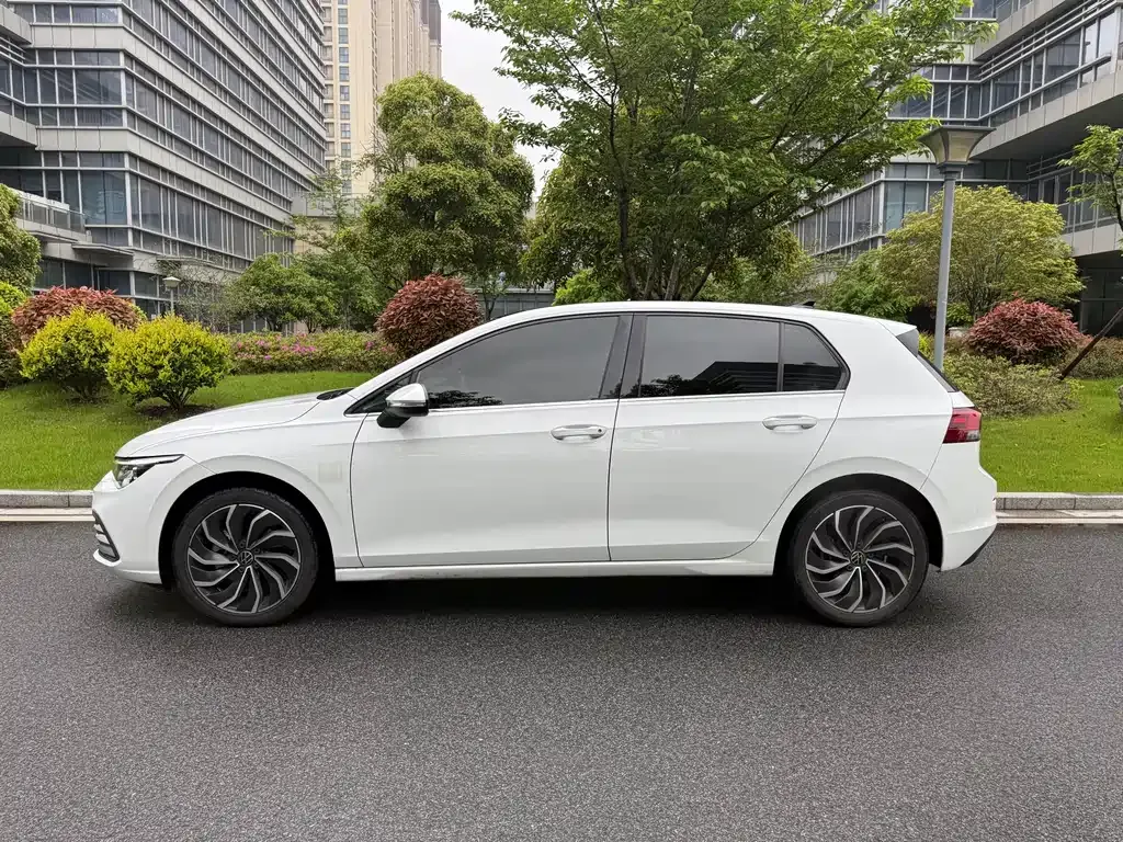 Volkswagen Golf 2022 из CN, фото 4