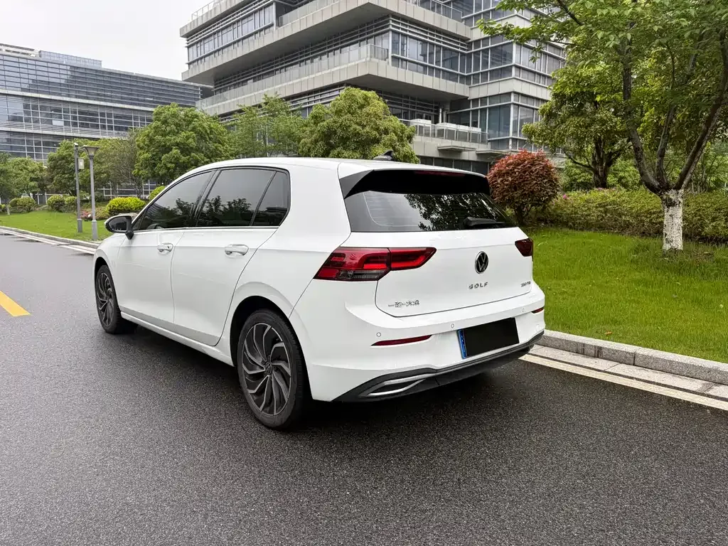 Volkswagen Golf 2022 из CN, фото 7