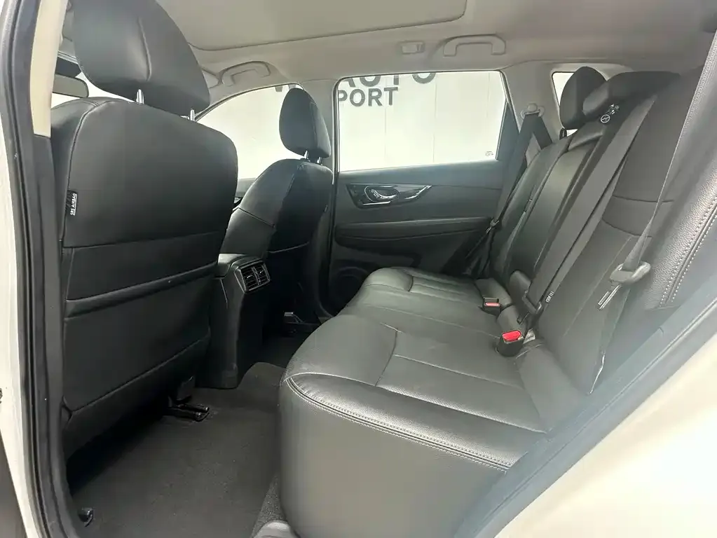 Nissan X-Trail 2023 из CN, фото 2