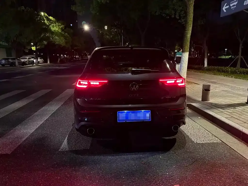 Volkswagen Golf GTI — фото 2
