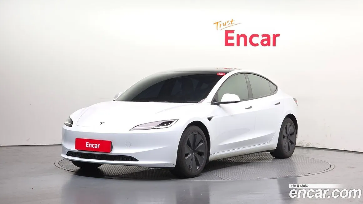 Tesla Model 3 — фото 1