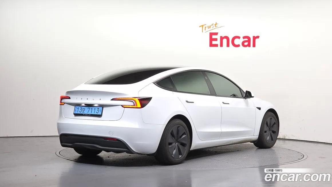 Tesla Model 3 — фото 4