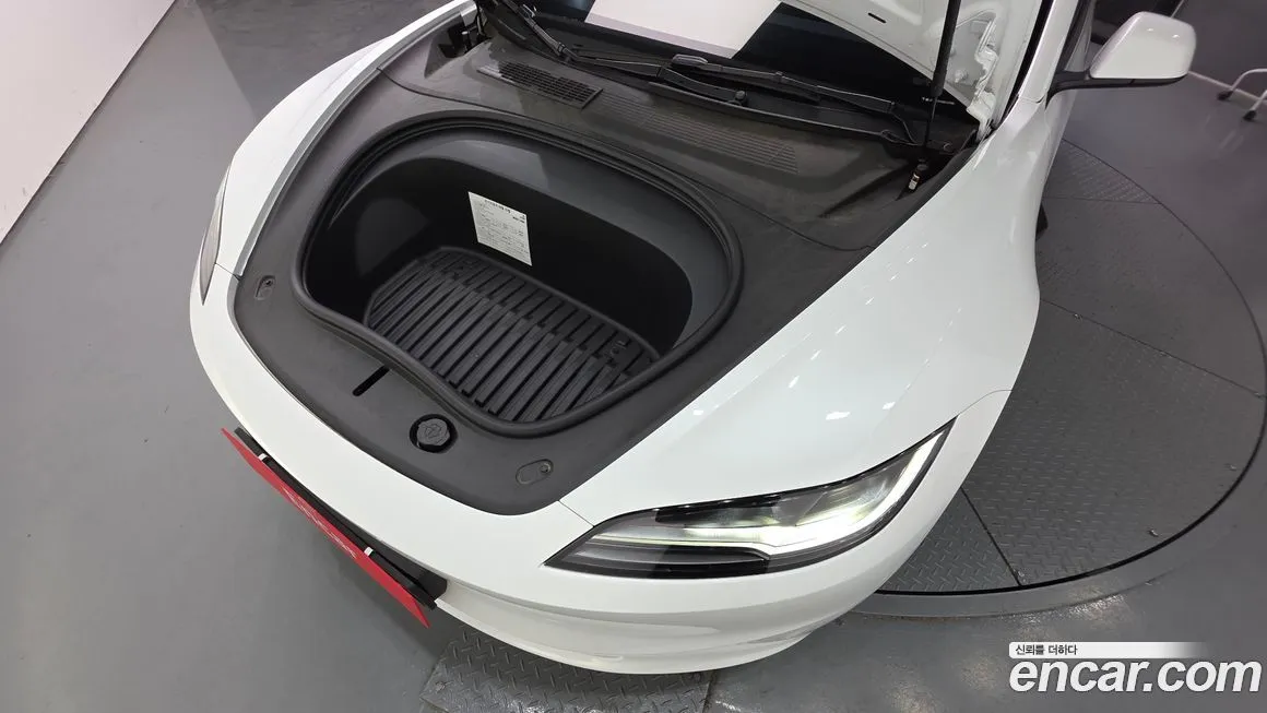 Tesla Model 3 — фото 7