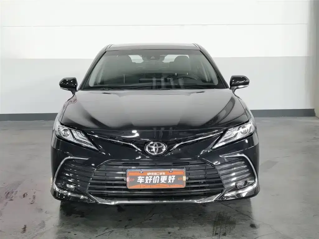 Toyota Camry — фото 4