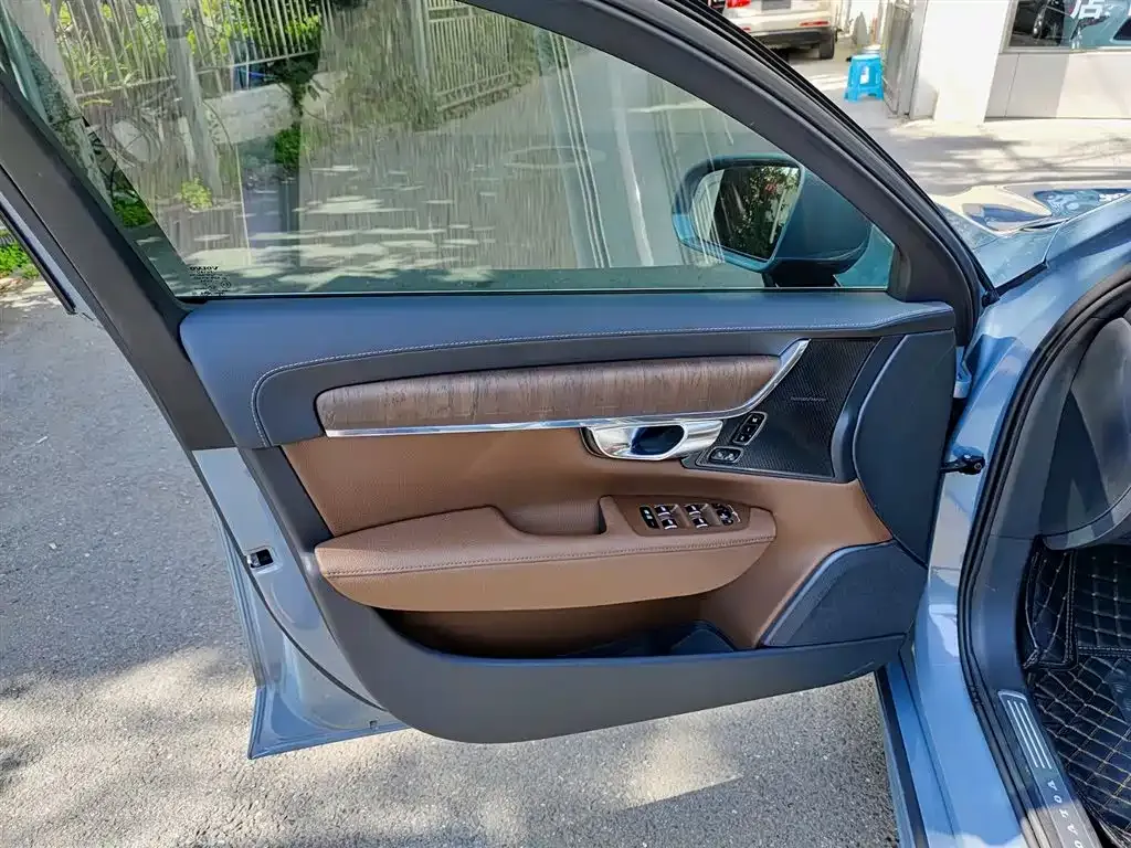 Volvo S90 — фото 9