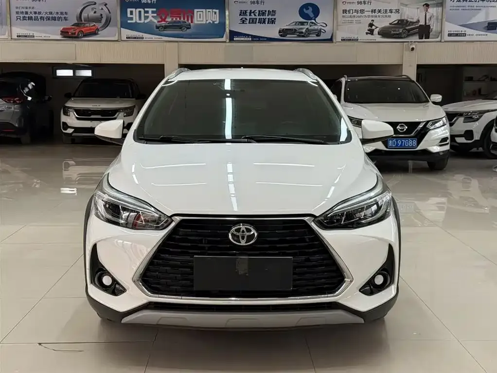 Toyota Yaris L — фото 9
