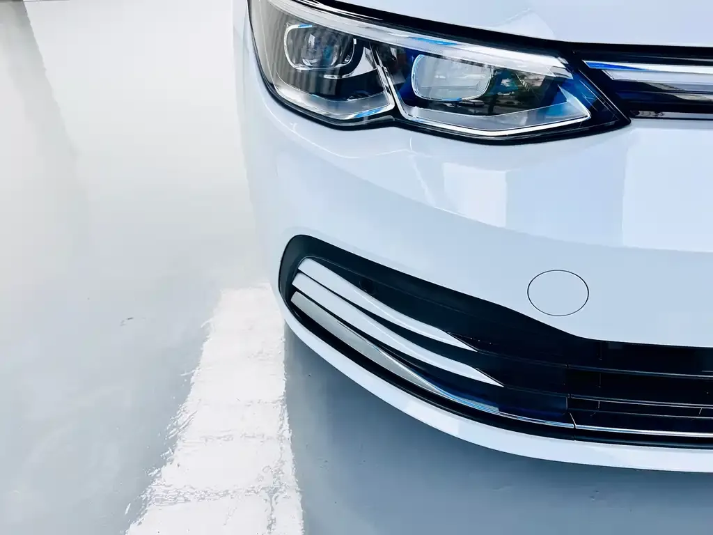 Volkswagen Golf — фото 10
