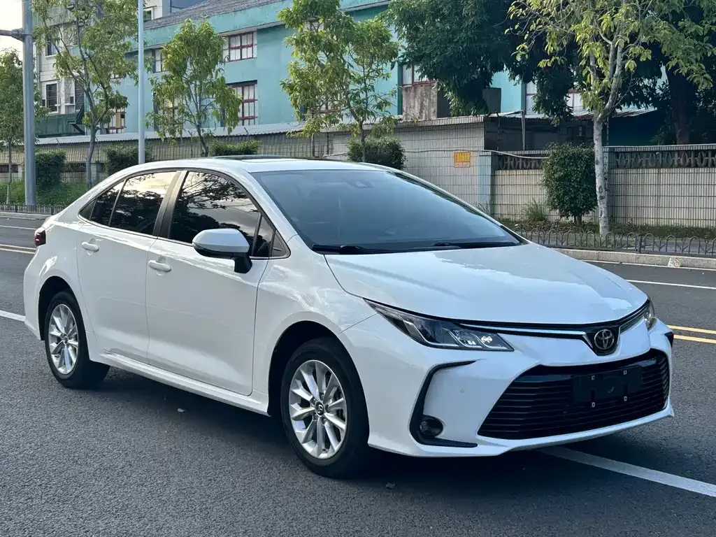 Toyota Corolla — фото 8