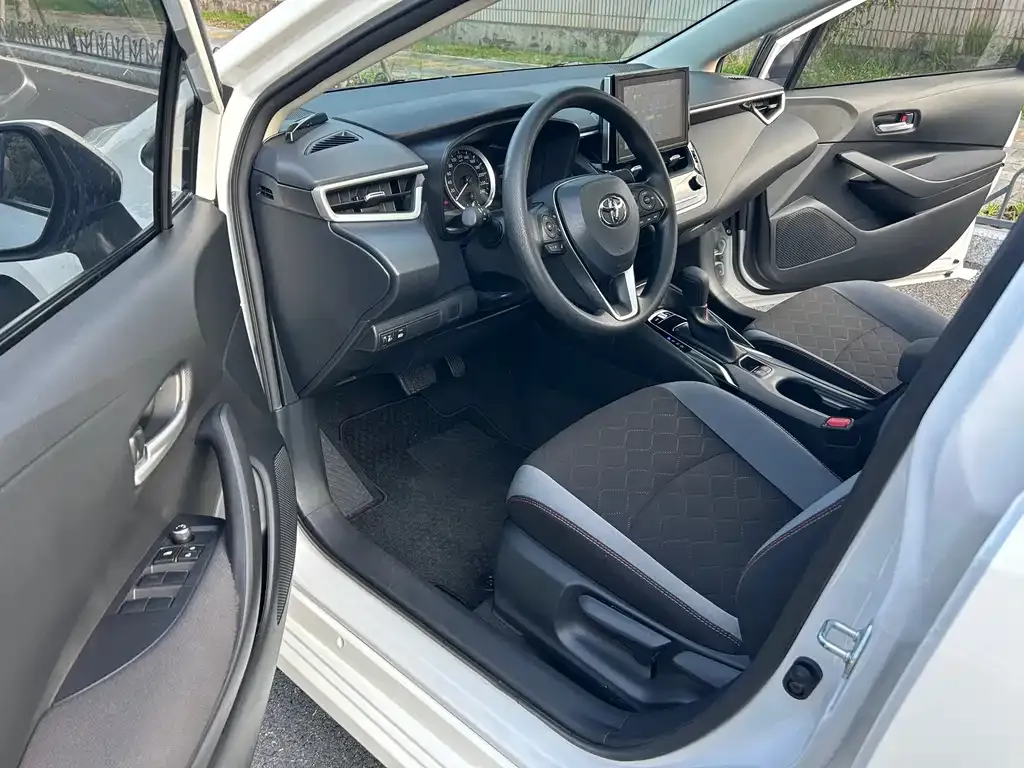 Toyota Corolla — фото 3