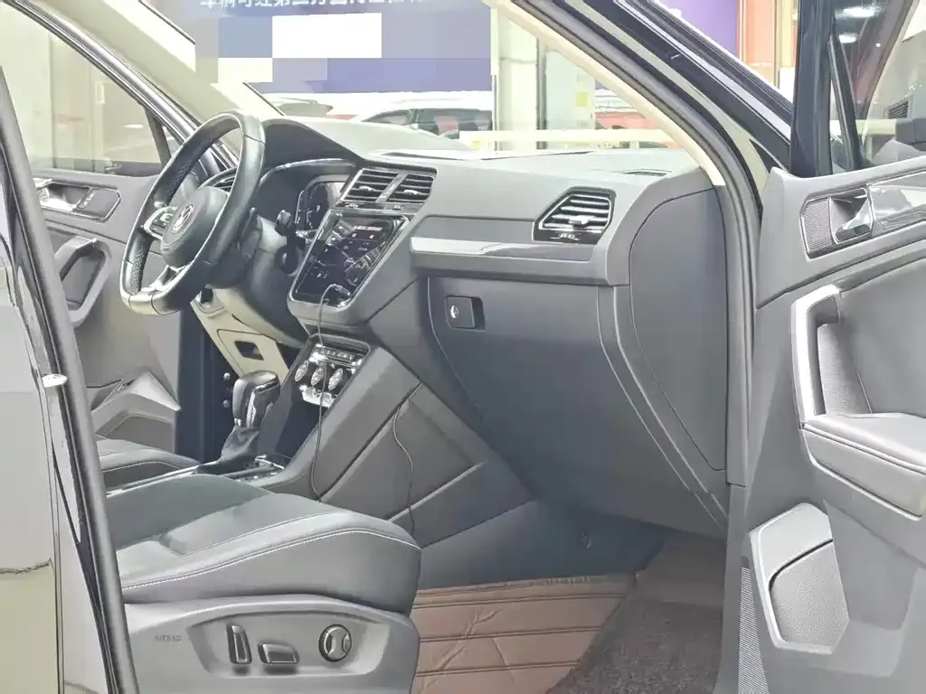 Volkswagen Tiguan L 2021 из CN, фото 5
