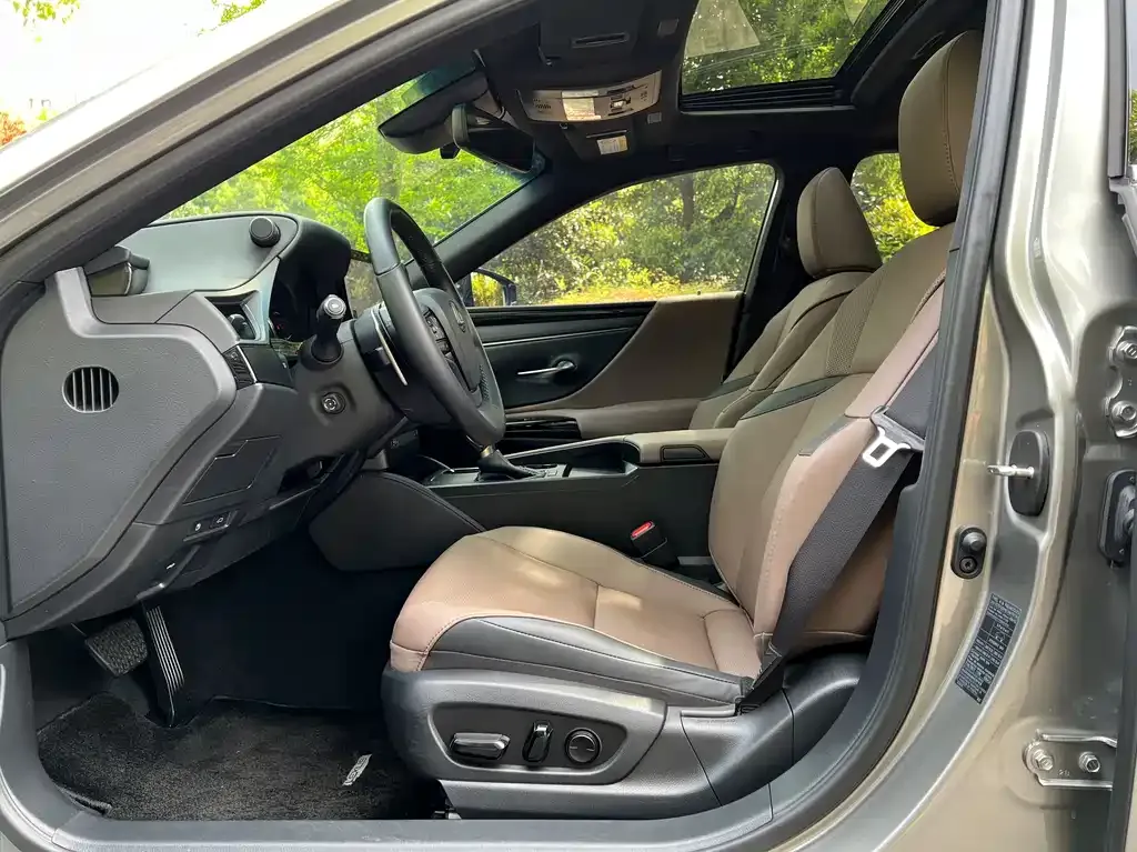 Lexus ES 2024 из CN, фото 8