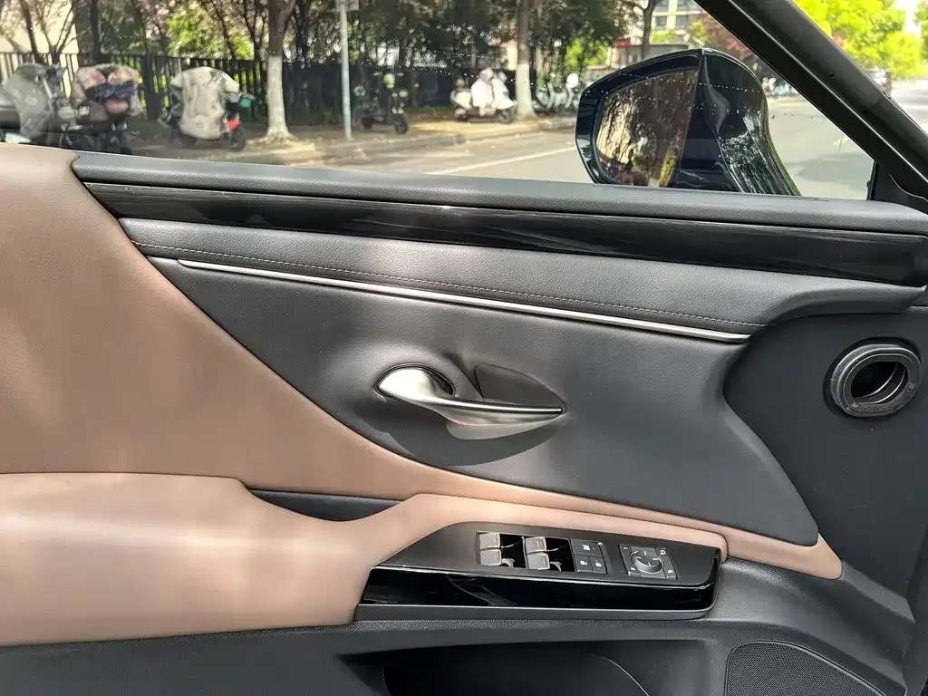 Lexus ES 2024 из CN, фото 2