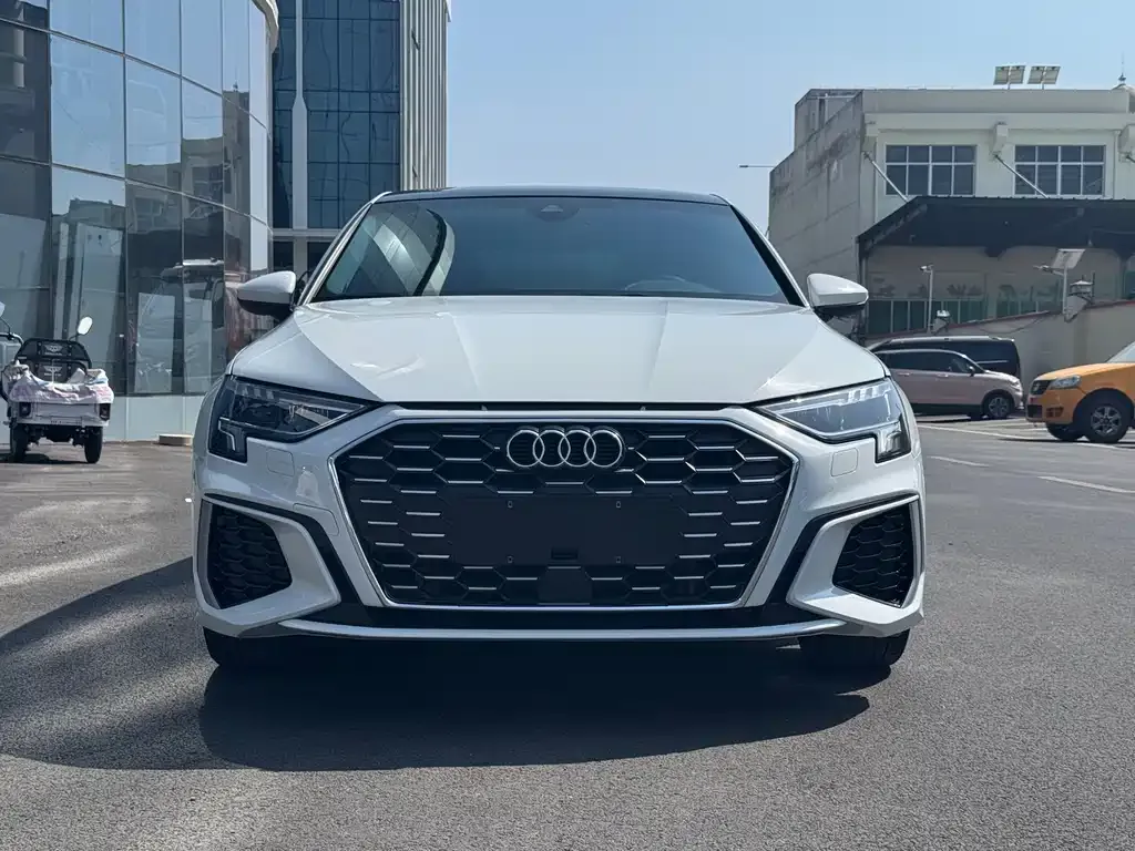 Audi A3 2023 из CN, фото 8