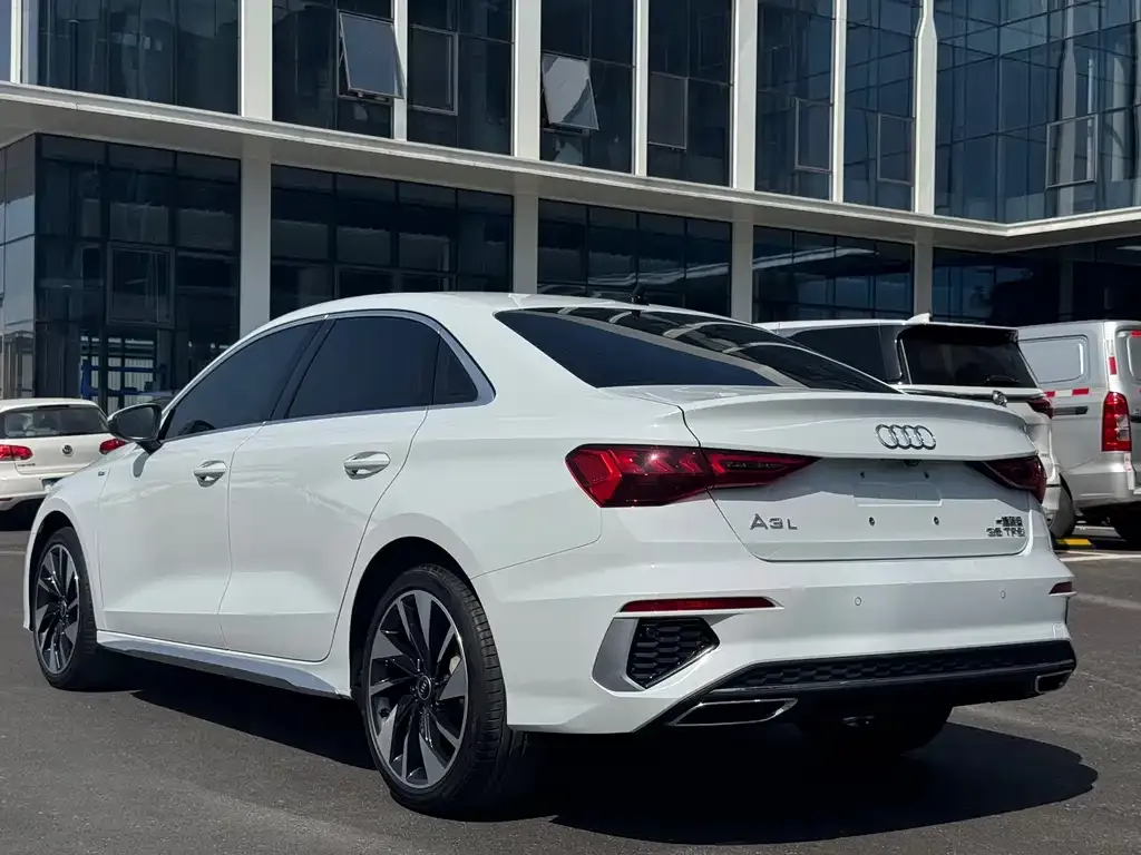 Audi A3 2023 из CN, фото 7