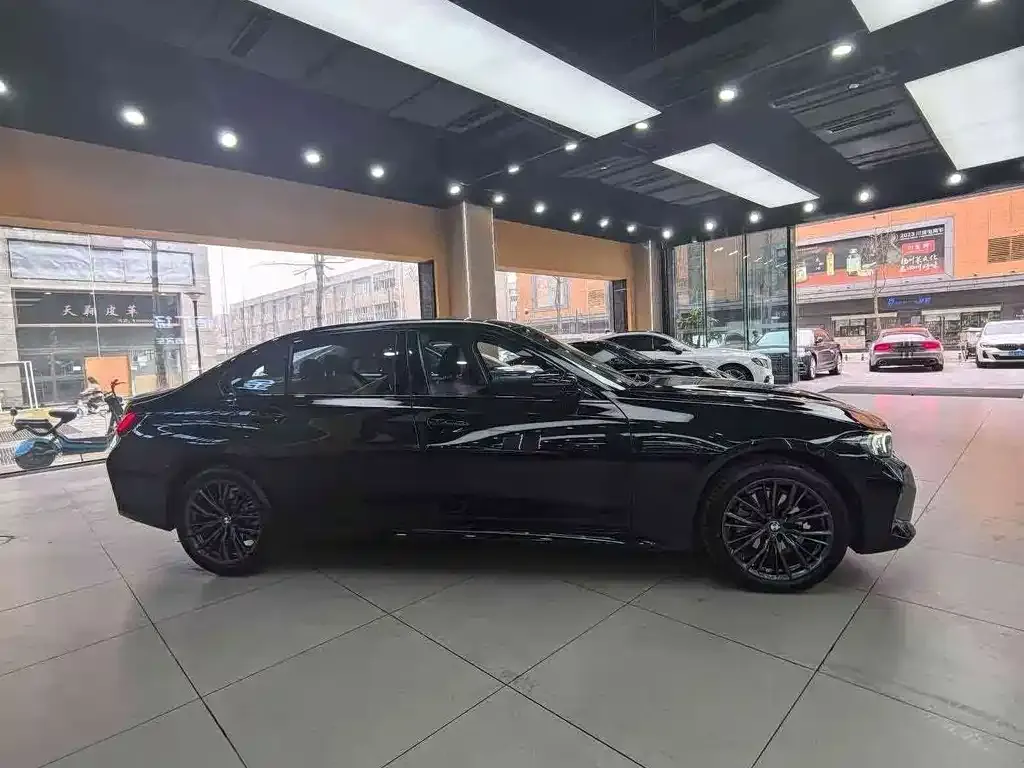 BMW 3 Series 2024 из CN, фото 10