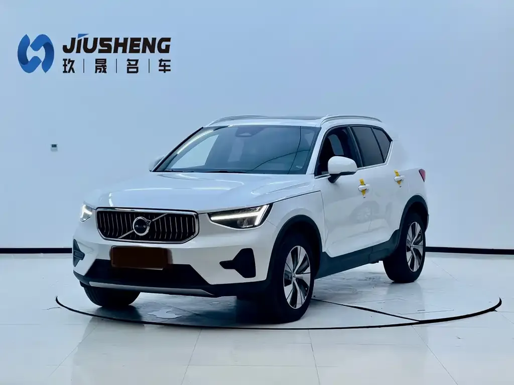 Volvo XC40 2023 из CN, фото 1