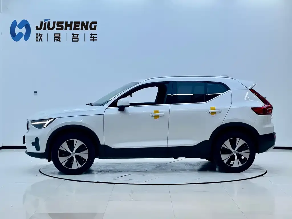 Volvo XC40 2023 из CN, фото 3