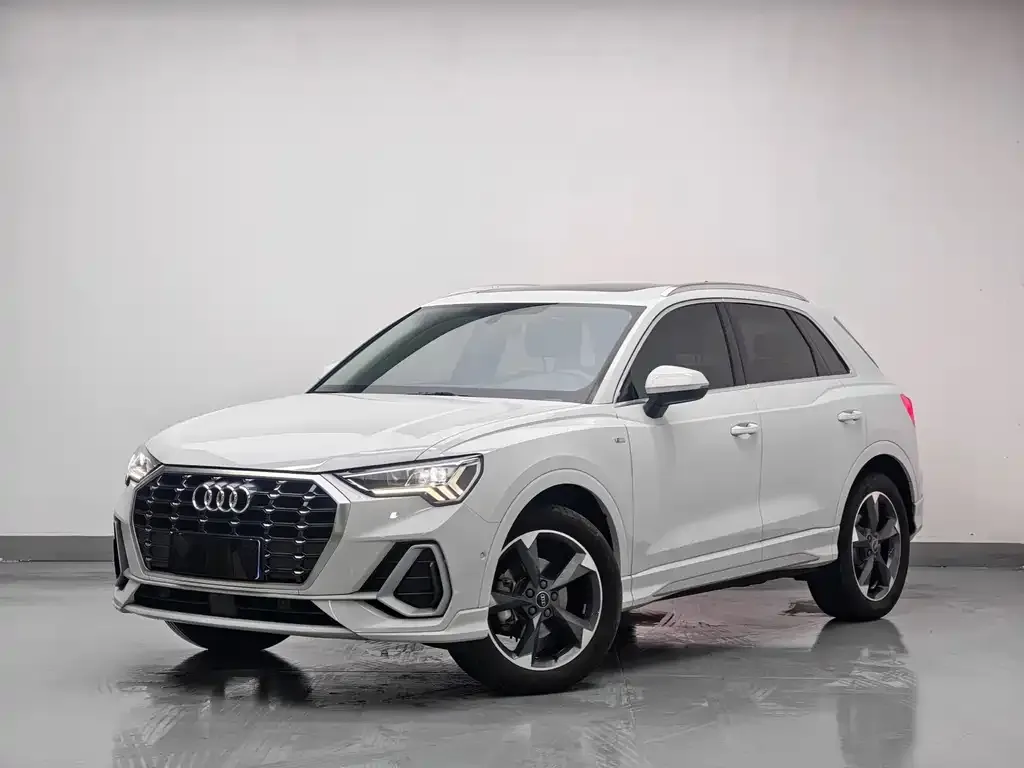 Audi Q3 2023 из CN, фото 1