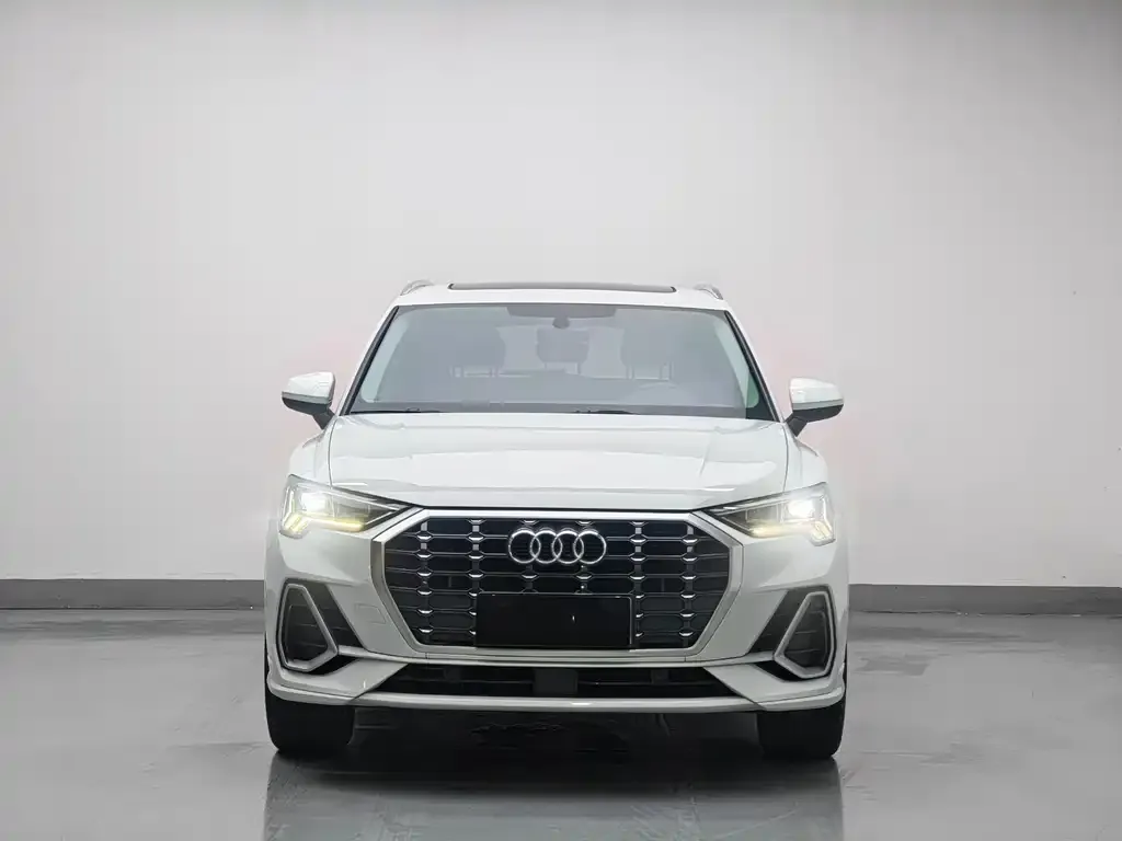 Audi Q3 2023 из CN, фото 3