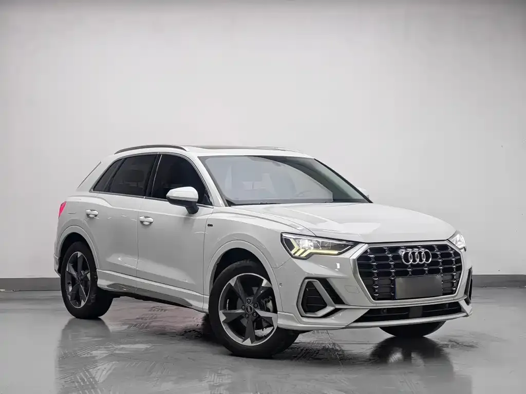 Audi Q3 2023 из CN, фото 2