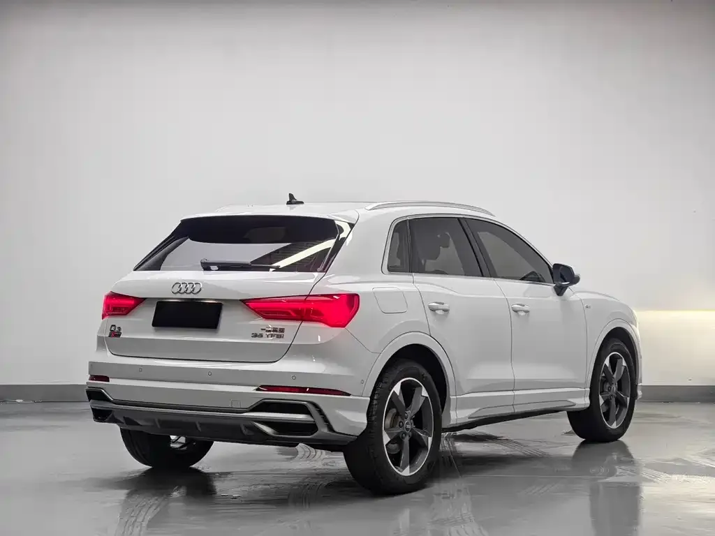 Audi Q3 2023 из CN, фото 5