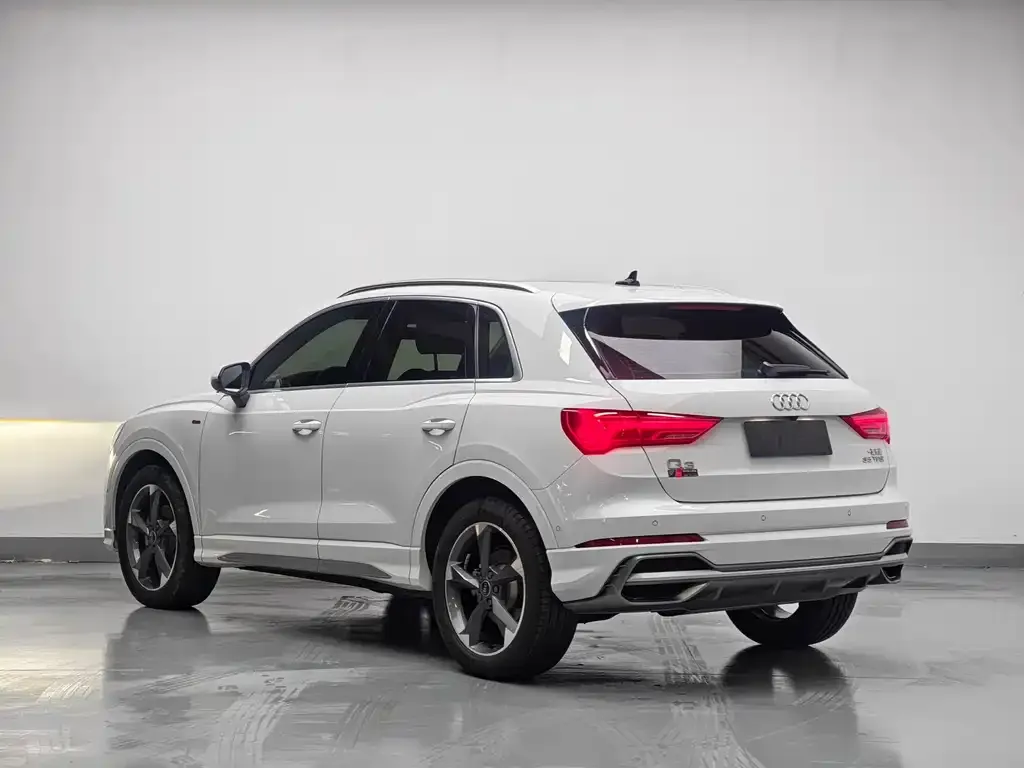 Audi Q3 2023 из CN, фото 4