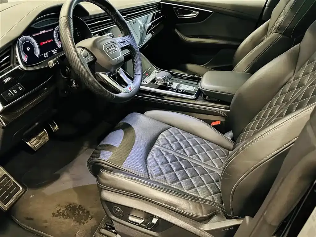 Audi Q8 2024 из CN, фото 9