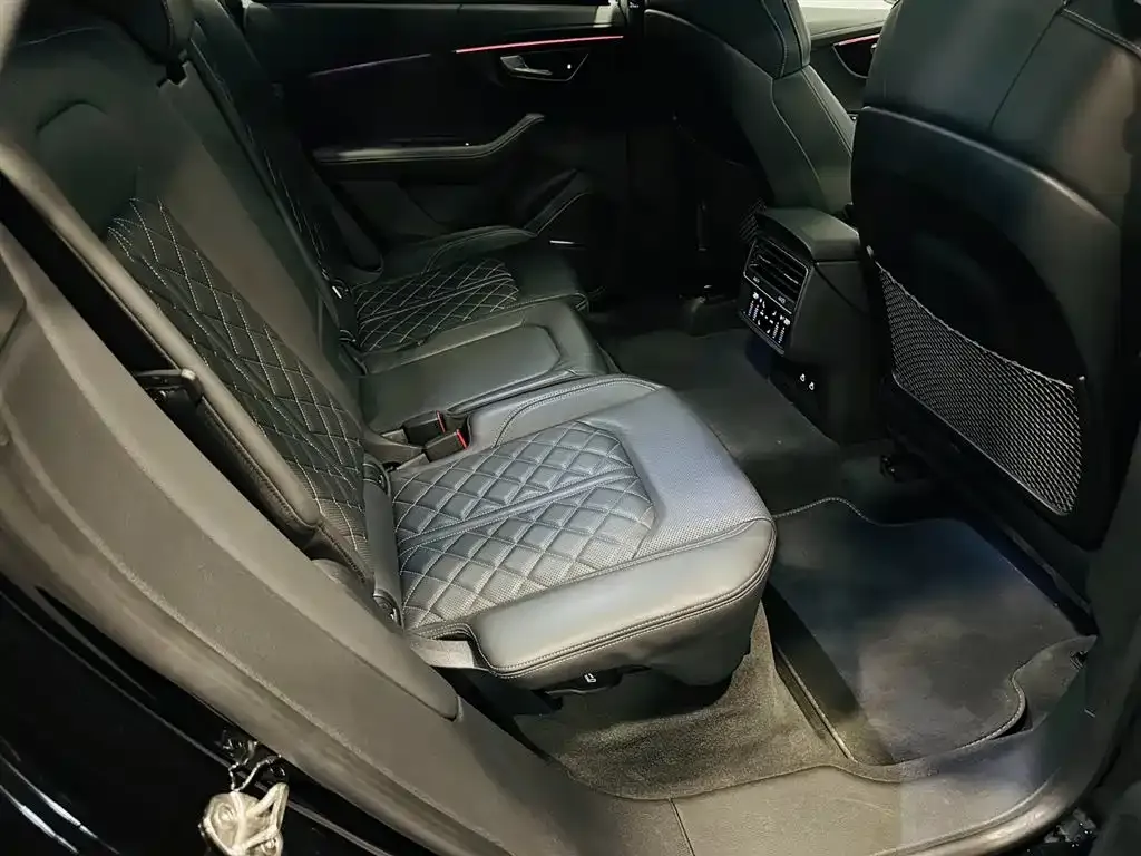Audi Q8 2024 из CN, фото 6
