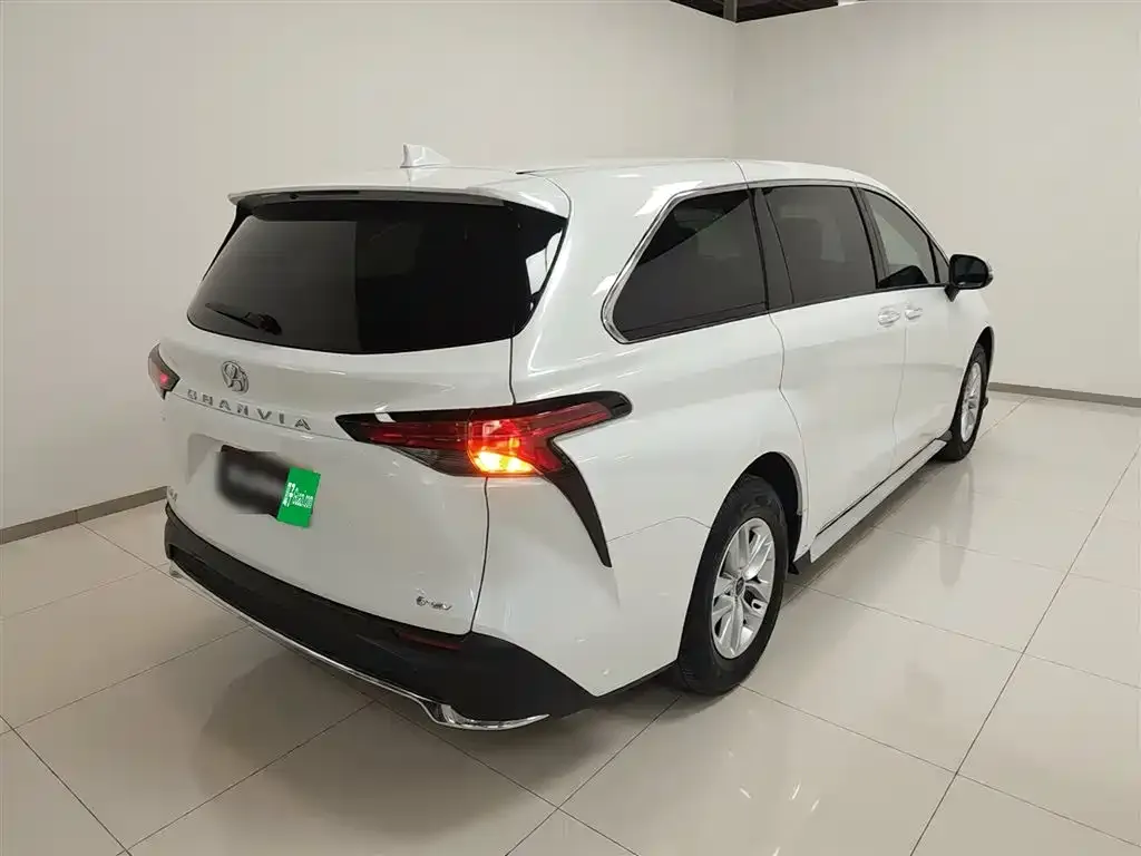 Toyota Granvia 2025 из CN, фото 2
