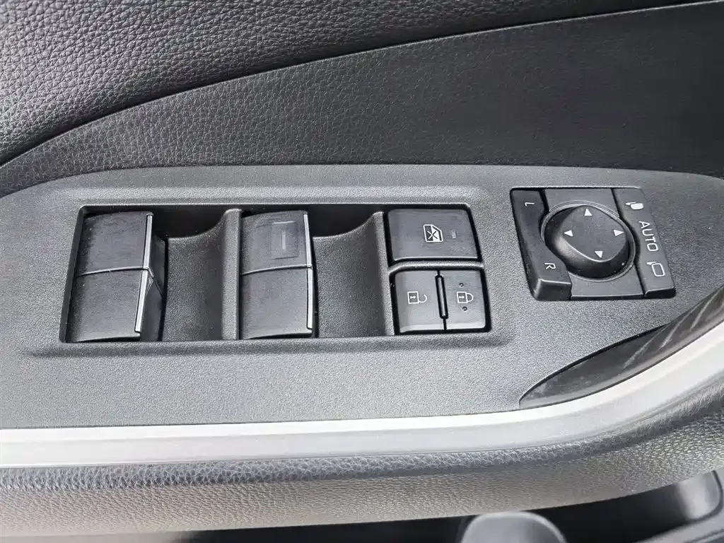 Toyota Wildlander 2022 из CN, фото 8