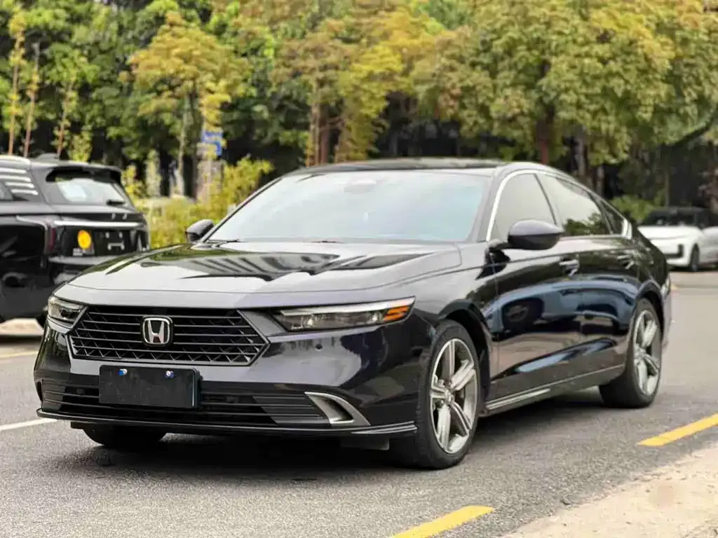 Honda Accord — фото 1