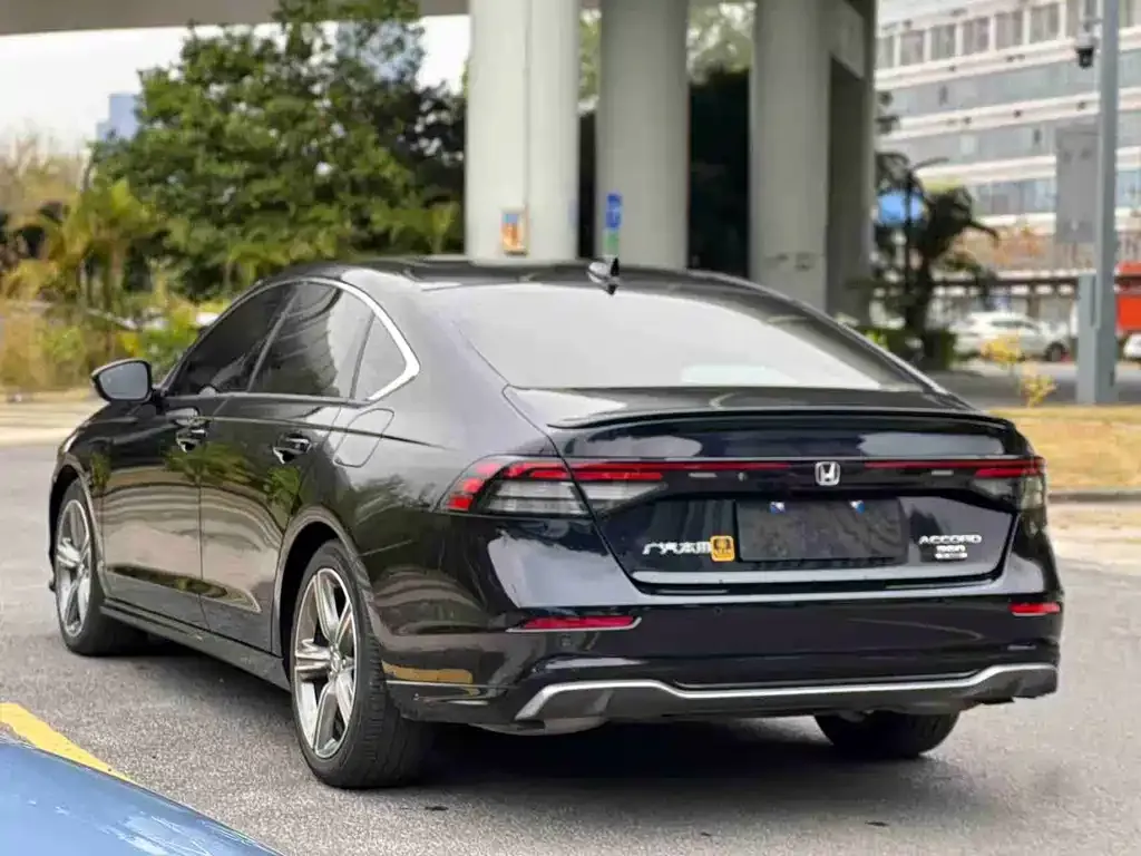 Honda Accord — фото 3