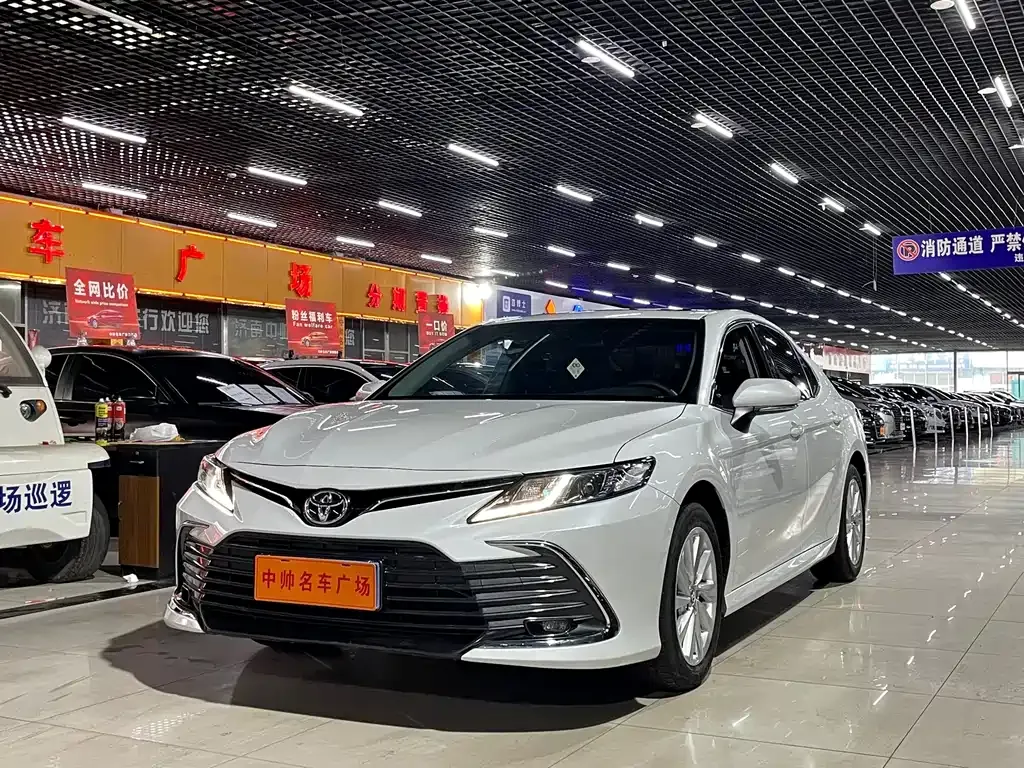 Toyota Camry 2024 из CN, фото 1