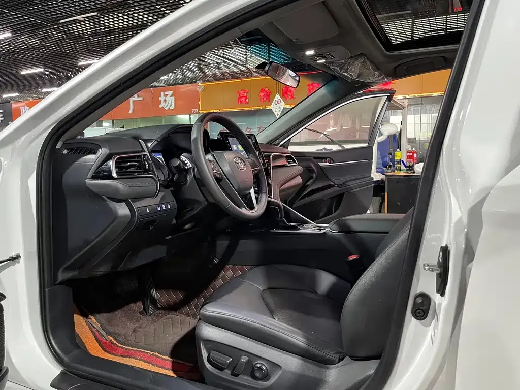 Toyota Camry 2024 из CN, фото 2