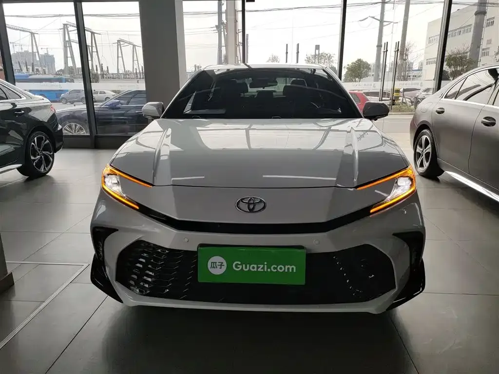 Toyota Camry 2024 из CN, фото 2