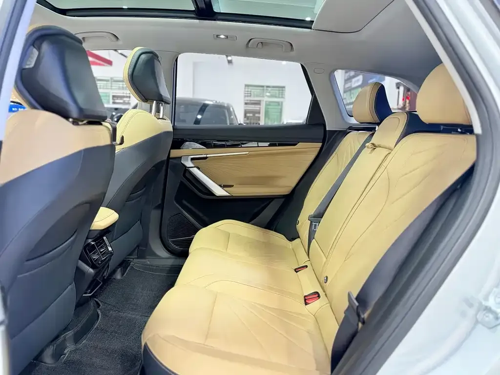 Geely Boyue L 2023 из CN, фото 2