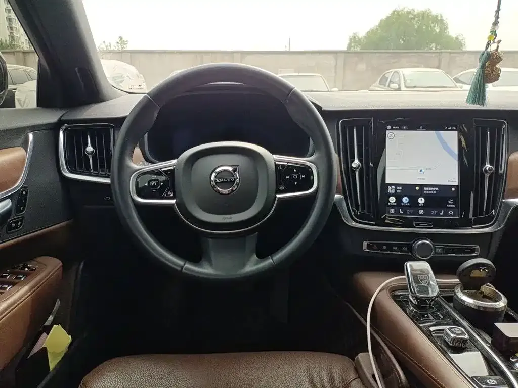 Volvo S90 PHEV 2024 из CN, фото 5