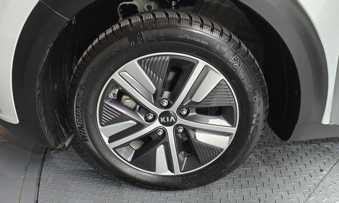 Kia Niro — фото 10