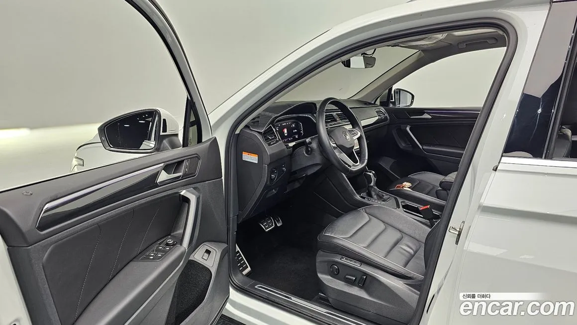 Volkswagen Tiguan — фото 9