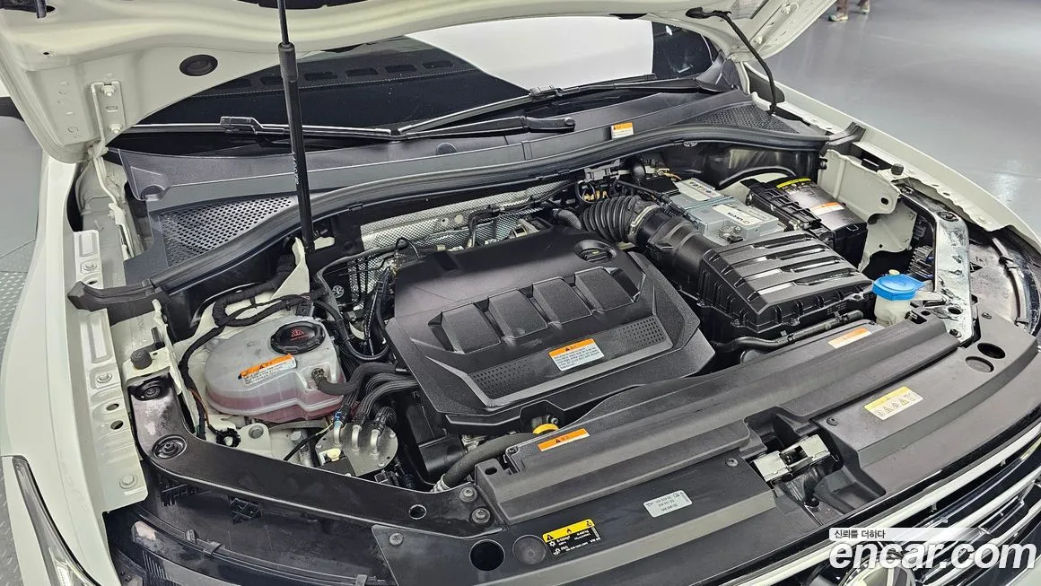 Volkswagen Tiguan — фото 10