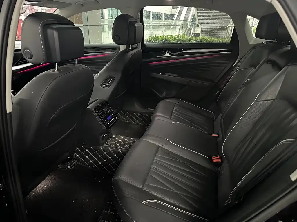 Volkswagen Passat 2021 из CN, фото 2