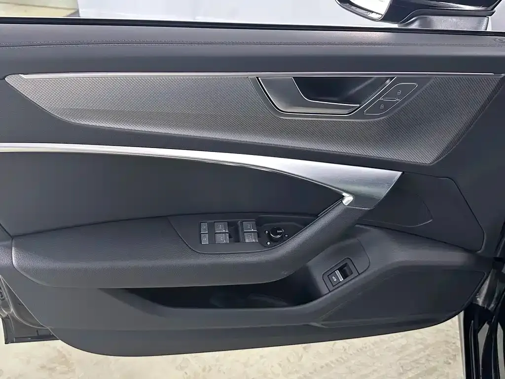 Audi A6L 2024 из CN, фото 7
