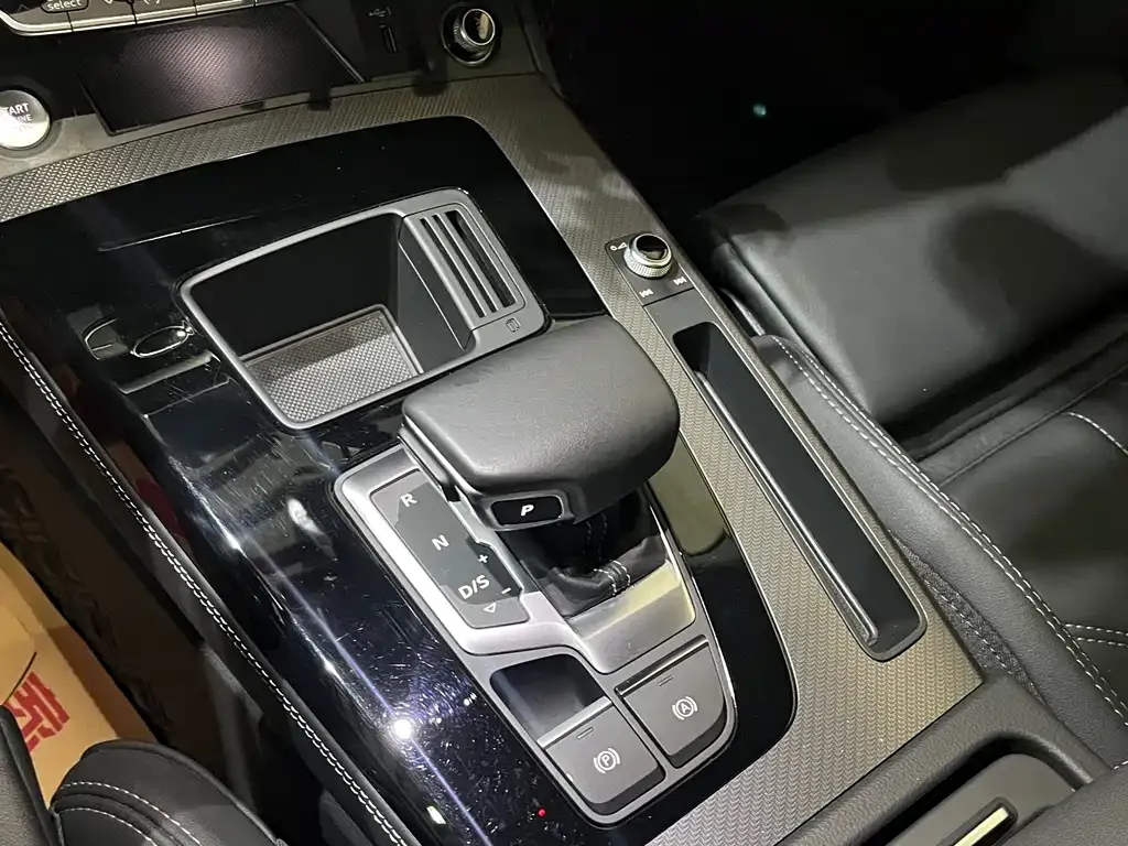 Audi Q5L 2023 из CN, фото 3