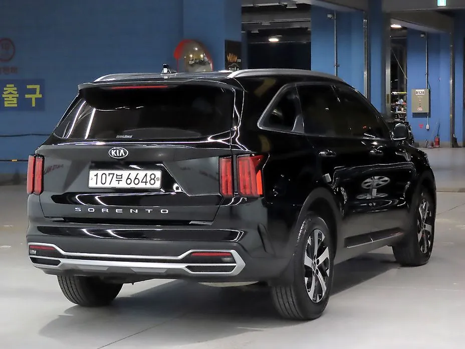 Kia Sorento — фото 7